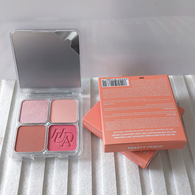 Nawilżająca pomadka z efektem  – Huda Beauty Makeup Mini Kit recenzja i cena