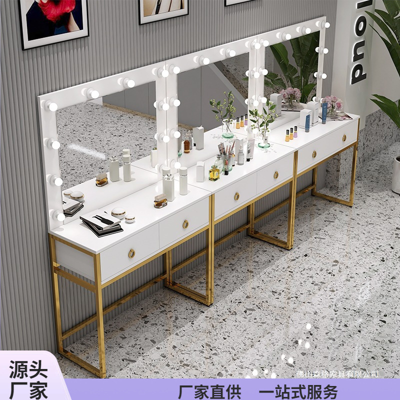 Toaletka studyjna z lustrem i  – Beauty Makeup School recenzja i cena