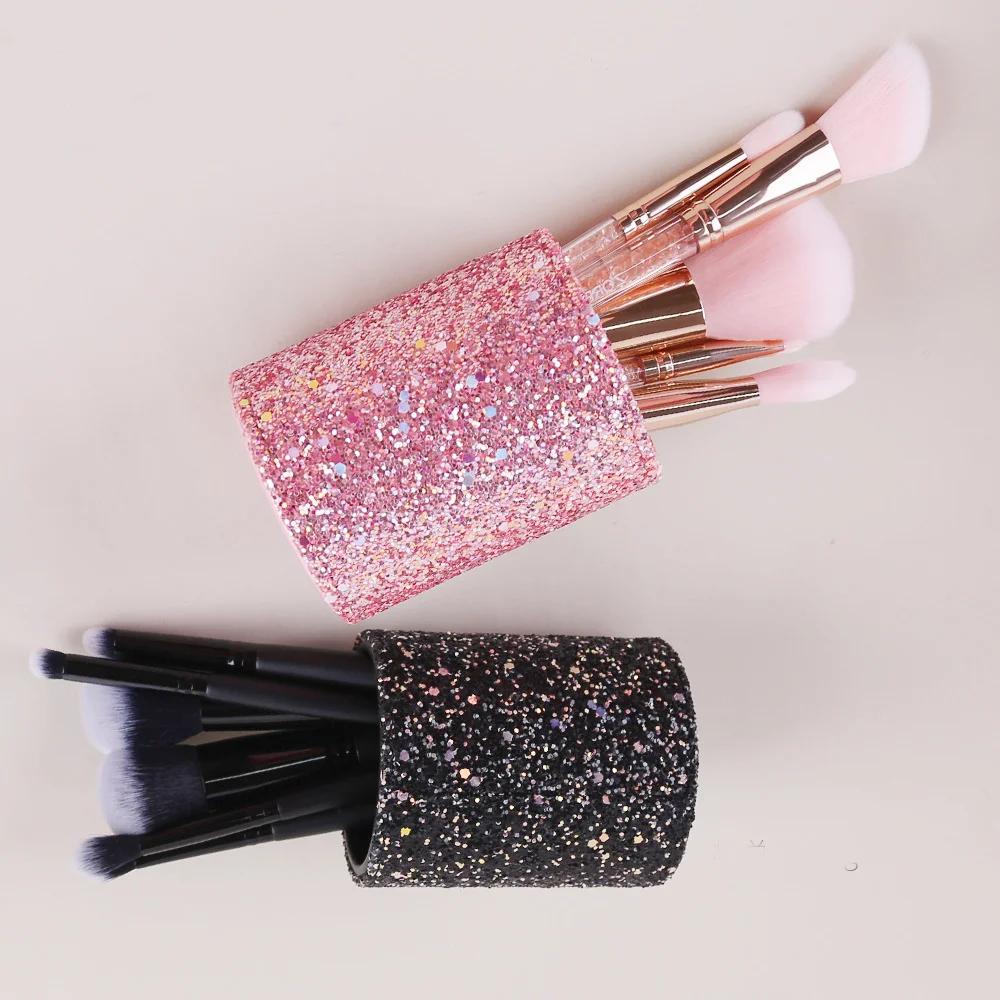 Błyszczący pojemnik na pędzle  – Lip Liner Pencil recenzja i cena