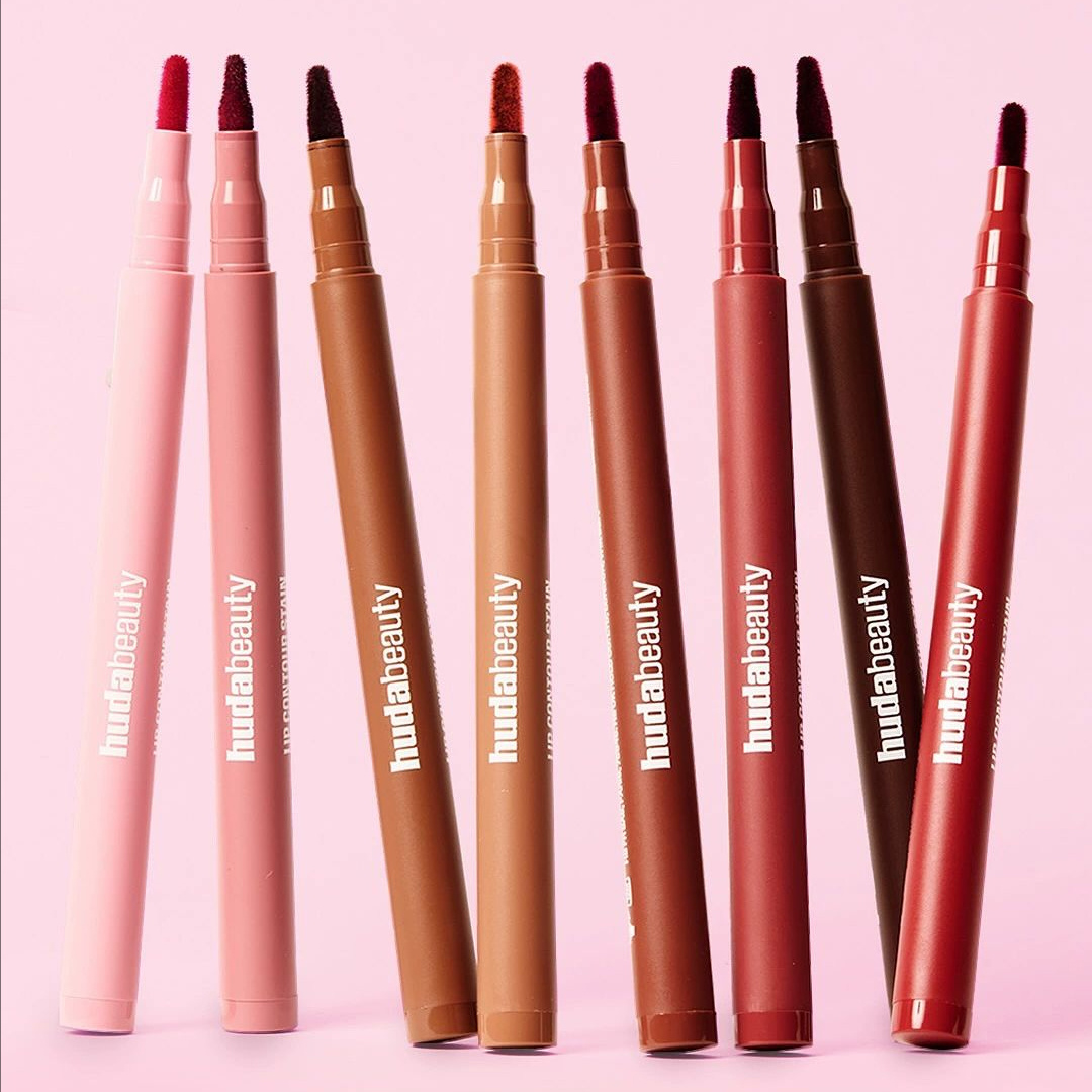 Aksamitna brązowa kredka do us – Huda Beauty Makeup Mini Kit recenzja i cena