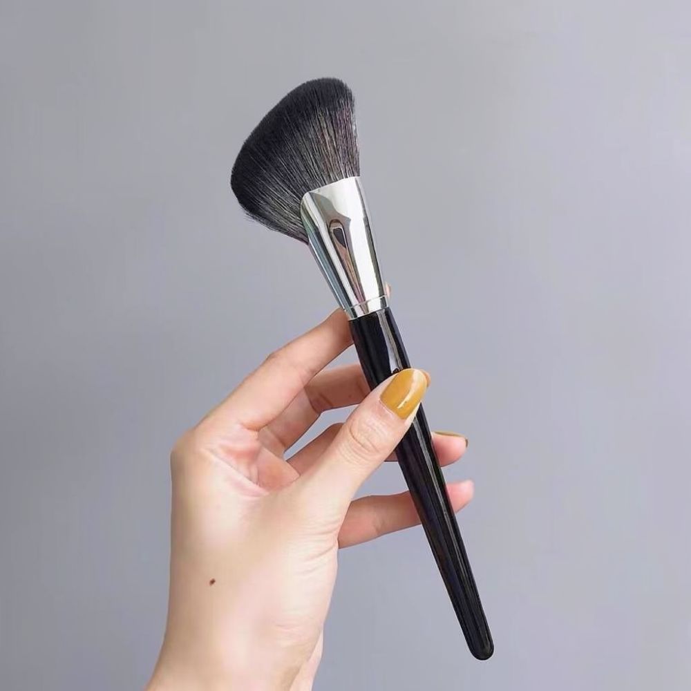 Profesjonalny, kątowy pędzel d – Beauty Makeup Looks recenzja i cena